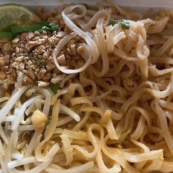 Fortune House - Chicken Pad Thai - Pan Asian Near Me - Southbury, Connecticut Fortune House - Chicken Pad Thai - Pan Asian Near Me - Southbury, Connecticut