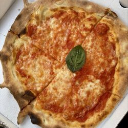 Vesuvio - Margarita Pizza.