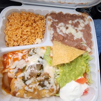 Rosarito Mexican Food - Chile relleno, chicken enchilada with rice beans and sour cream and guacamole. - Mexican Near Me - Pasadena, California Rosarito Mexican Food - Chile relleno, chicken enchilada with rice beans and sour cream and guacamole. - Mexican Near Me - Pasadena, California