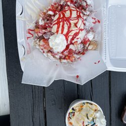 Top it Off Funnel Cakes - Strawberry cheesecake funnel cake and birthday cake scoop