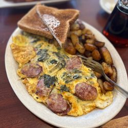 Rosco's Diner - Sausage omelette with spinach and home fries