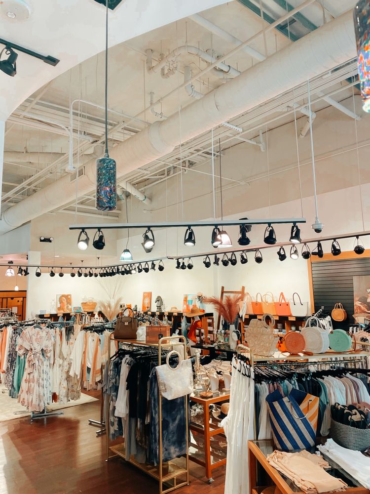 STARDUST DELUXE Request Information 15 Photos 1915 Towne Centre