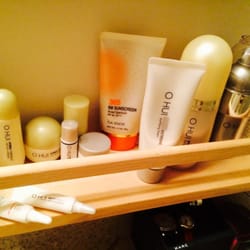 The O HUI samples I received (smaller bottles on the left) , and the full-sized O HUI products on the right.