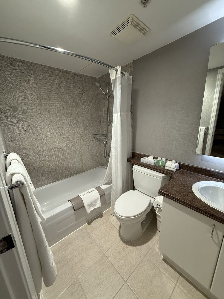 Carmana Hotel & Suites