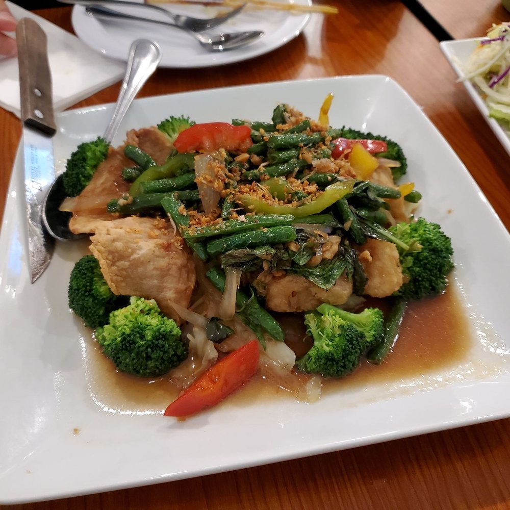 Pikul Thai Bistro - Thai Near Me - Fairfield, California Pikul Thai Bistro - Thai Near Me - Fairfield, California