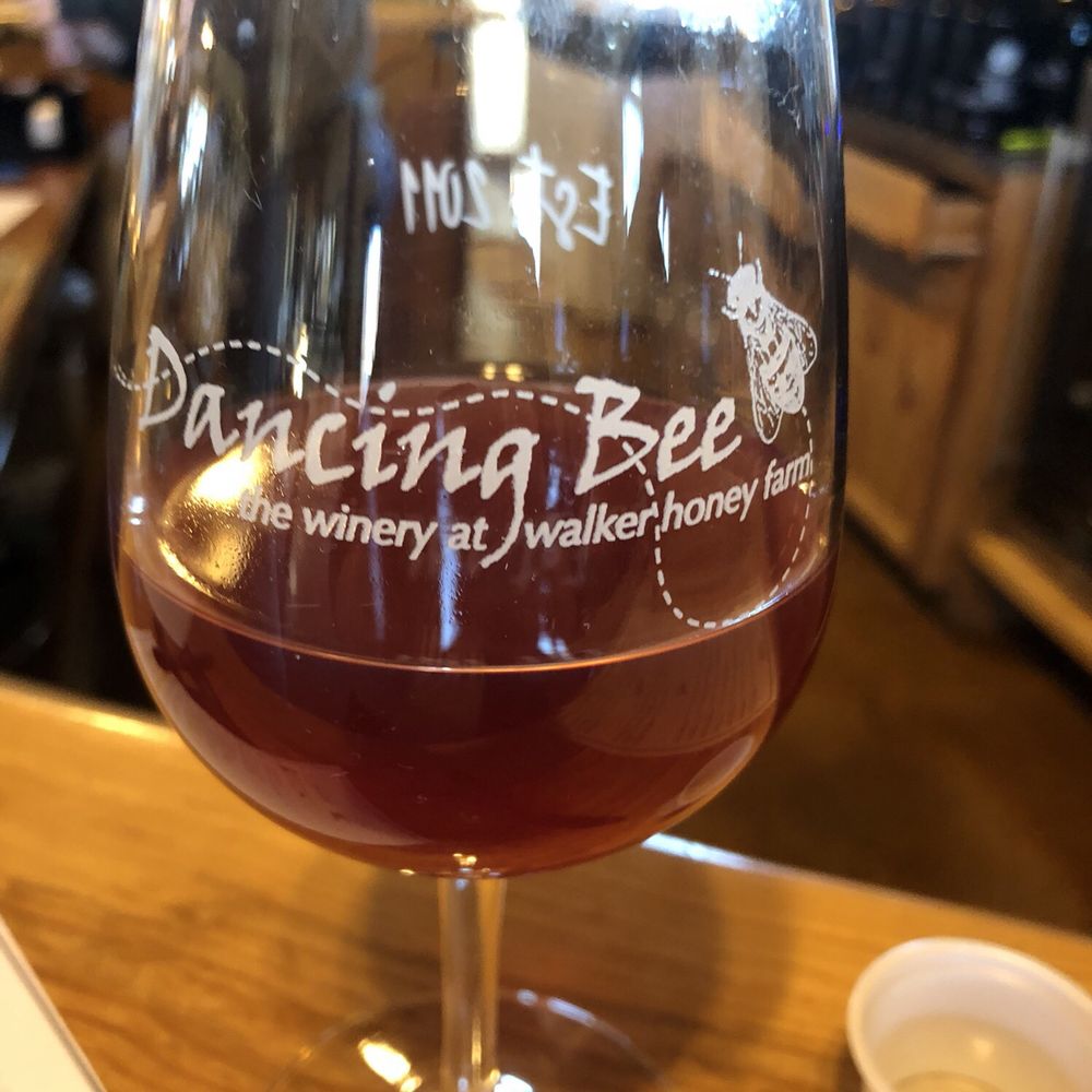 Dancing Bee Winery - Wineries Near Me - Rogers, Texas