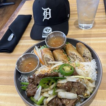 Saigon Cafe - Vietnamese Near Me - Saint Louis, Missouri