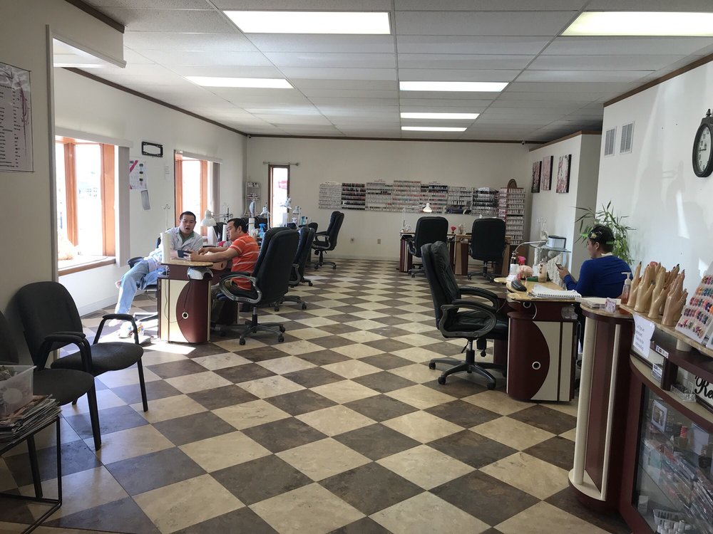 QUEEN NAILS 34 Photos & 14 Reviews Nail Salons 200 Holton Rd