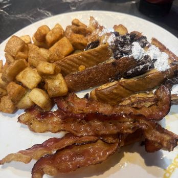 The Toasty Hot Spot - Oreo French Toast with Bacon and Breakfast Potatoes - Breakfast & Brunch Near Me - Columbia, South Carolina The Toasty Hot Spot - Oreo French Toast with Bacon and Breakfast Potatoes - Breakfast & Brunch Near Me - Columbia, South Carolina