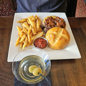 Cascade’s - Bison Burger - New American Near Me - Estes Park, Colorado
