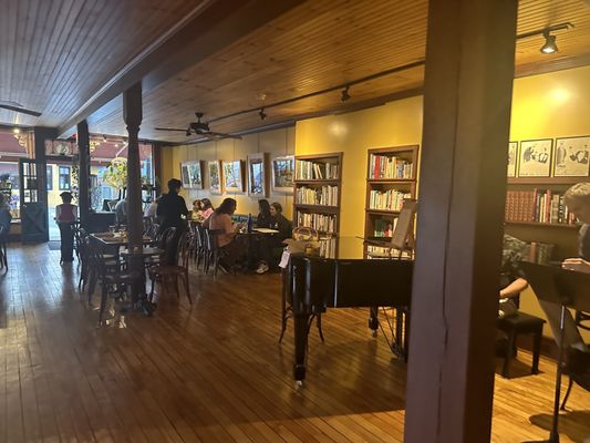 Left Bank Café by null