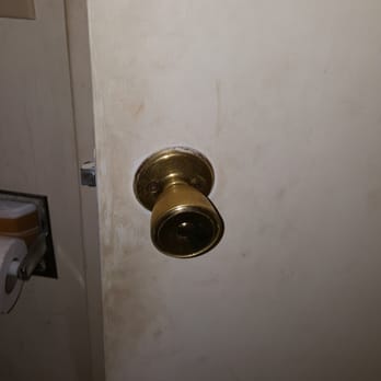 Green Bird Inn - Door knobs and walls? Beyond filthy! - Hotels Near Me - Vernon, Texas Green Bird Inn - Door knobs and walls? Beyond filthy! - Hotels Near Me - Vernon, Texas