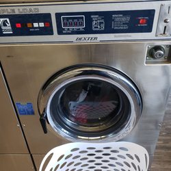 Lucky Laundry - Out of Service Washer with no signage indicating otherwise. Paid to find out and now clothes are locked in.