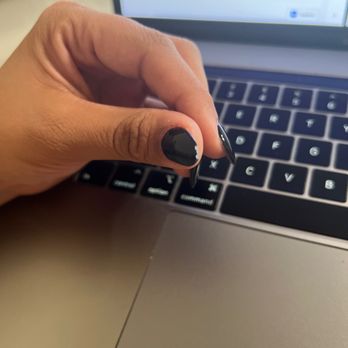 Golden Salon & Spa - Second set, all black. Chipping after FOUR days - Hair Removal Near Me - Sacramento, California
