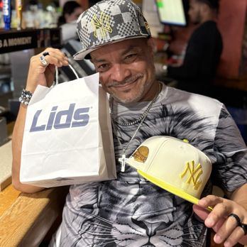 Lids - My 2 new Yankee fitted to the family for my birthday - Accessories Near Me - New York, New York Lids - My 2 new Yankee fitted to the family for my birthday - Accessories Near Me - New York, New York