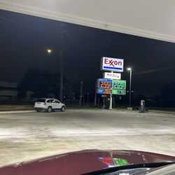 Exxon - Gas station