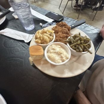 Red Oak Fillin' Station - Chicken fried chicken. Good but gravy was too thick. - Southern Near Me - Hot Springs, Arkansas Red Oak Fillin' Station - Chicken fried chicken. Good but gravy was too thick. - Southern Near Me - Hot Springs, Arkansas