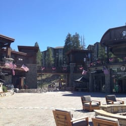 The Mountain Center - Plaza. On the left side is the mtn center.