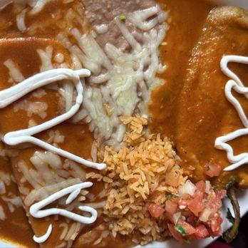 El Paseo Inn - Chile relleno and enchilada plate - Mexican Near Me - Los Angeles, California El Paseo Inn - Chile relleno and enchilada plate - Mexican Near Me - Los Angeles, California