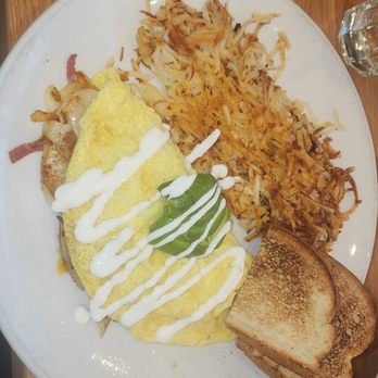Broken Yolk Cafe - Californian Omelet - Breakfast & Brunch Near Me - Henderson, Nevada