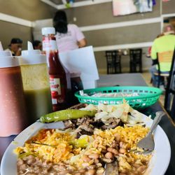 El Tulipan Grocery Store