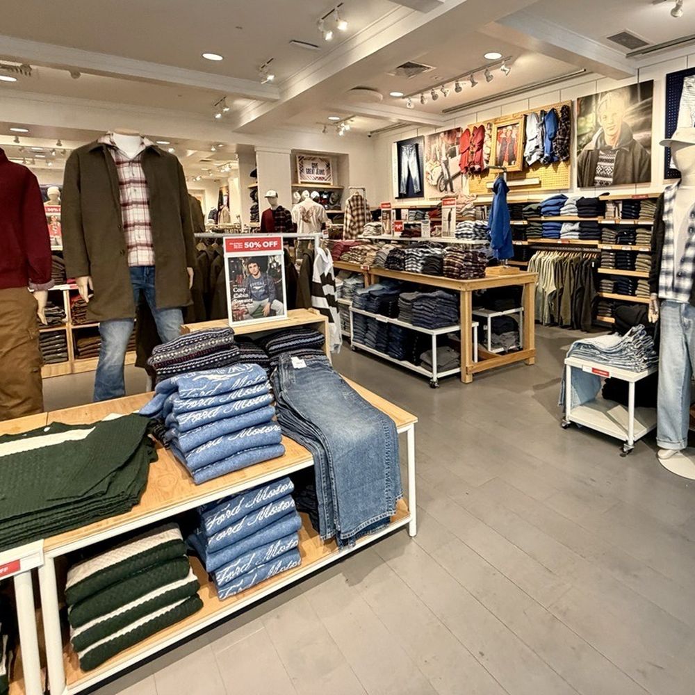 American Eagle - Men's clothing - Sporting Goods Near Me - Pittsburgh, Pennsylvania