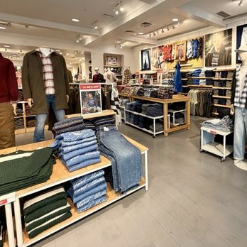 American Eagle - Men's clothing - Sporting Goods Near Me - Pittsburgh, Pennsylvania American Eagle - Men's clothing - Sporting Goods Near Me - Pittsburgh, Pennsylvania