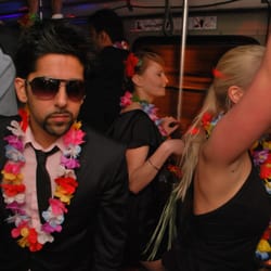 Tram Party by Gmoods - Hawaiian Party on board!