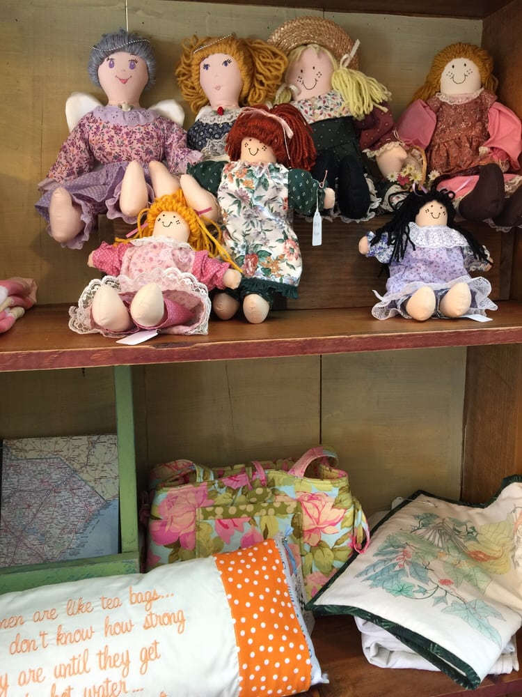 PEOPLE PLACES & QUILTS Updated August 2024 12 Photos & 12 Reviews