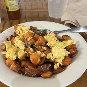 Maple Street Biscuit Cafe - Sweet Potato Hash Bowl - Breakfast & Brunch Near Me - St Petersburg, Florida