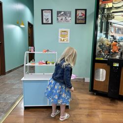 Scoops n Ice - Playing with kids ice cream cart (: