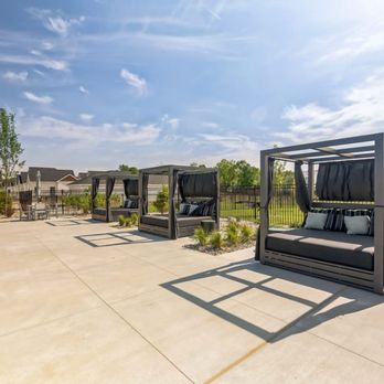 Slate at Fishers District - An outdoor lounge area - Apartments Near Me - Fishers, Indiana Slate at Fishers District - An outdoor lounge area - Apartments Near Me - Fishers, Indiana