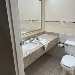Radisson Hotel Lenexa Overland Park - 2nd room I was assigned to looked like this.  1st room had no elevator access.