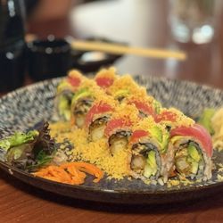 Rooster Thai Sushi - Happy roll