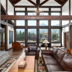 Summit Mountain Lodge