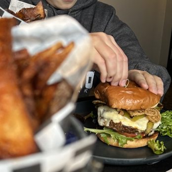 Spade And Spatula - Green chili burger - Gastropubs Near Me - Blue Jay, California Spade And Spatula - Green chili burger - Gastropubs Near Me - Blue Jay, California