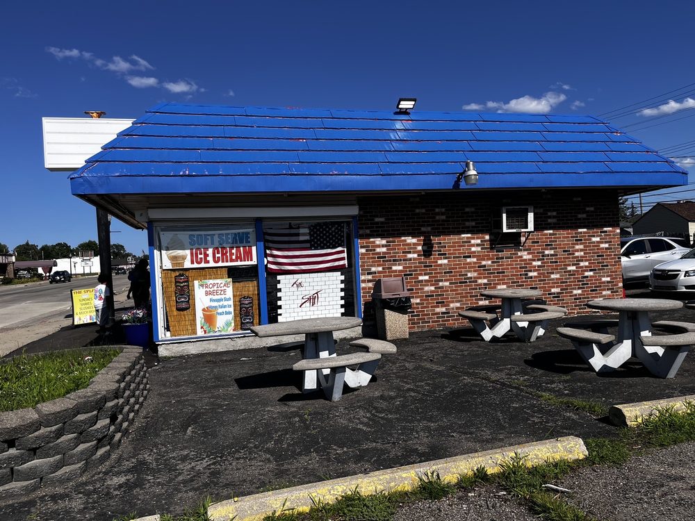 THE SPLIT Updated September 2024 532 E 9 Mile Rd, Hazel Park