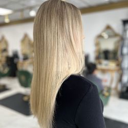 Vuitton Salon