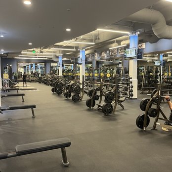 Gold’s Gym - Weightlifting - Gyms Near Me - Northridge, California Gold’s Gym - Weightlifting - Gyms Near Me - Northridge, California