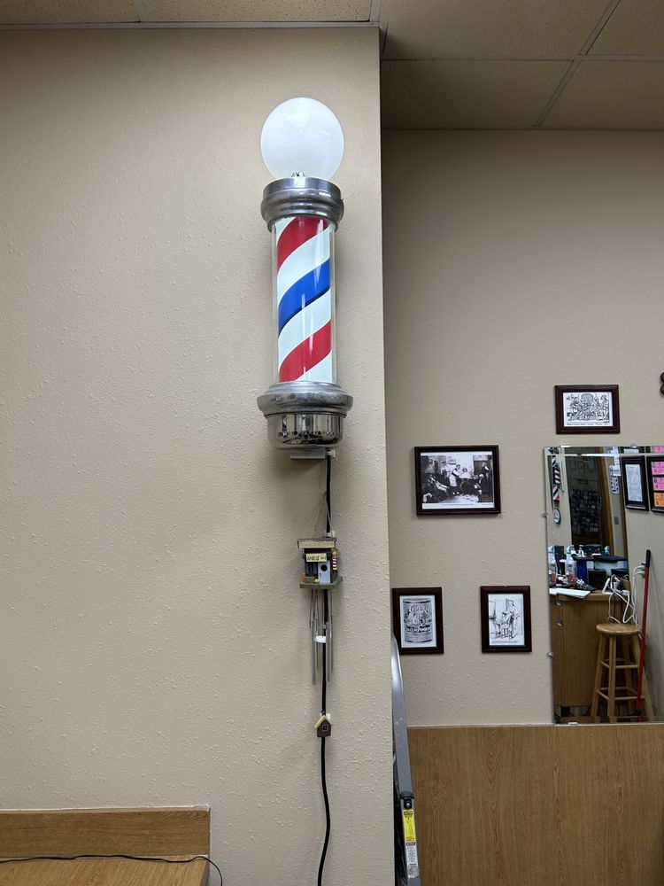 LOTT’S BARBER SHOP Updated July 2024 24 Photos 554 Glendale
