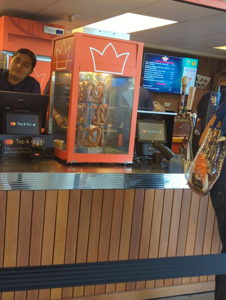 KING’S HAWAIIAN GRILL Updated May 2024 20 Photos 1000 Vin Scully