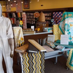 Quilt 'n Stuff - Get your buzz on with bee-themed fabric!