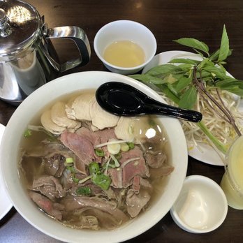 Pho Metro - House pho with tripes & beef balls replaced by chicken, jack fruit smoothie and pork/shrimp spring roll! - Vietnamese Near Me - Scarborough, Ontario Pho Metro - House pho with tripes & beef balls replaced by chicken, jack fruit smoothie and pork/shrimp spring roll! - Vietnamese Near Me - Scarborough, Ontario