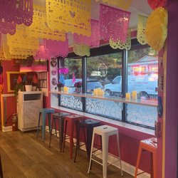 Esquite Taqueria - Interior window seating