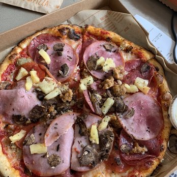 Blaze Pizza - Not the pizza that I order - Salad Near Me - Southgate, California