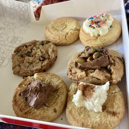 These are the cookies they delivered.