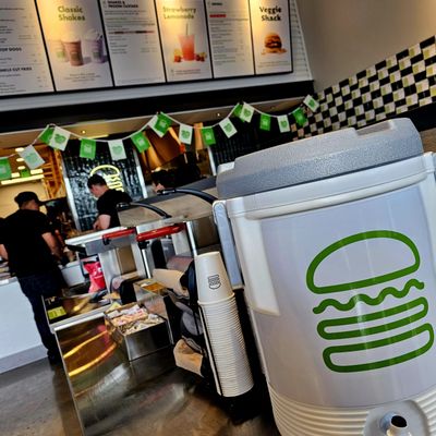 Shake Shack Secaucus by null