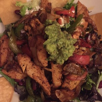 KIN Windsor - Fajita Salad - New American Near Me - Windsor, California
