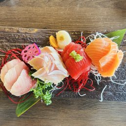 Sashimi Combo (12pcs)