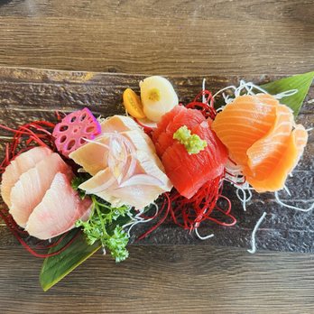 Little Ferry Sushi - Sashimi Combo (12pcs) - Japanese Near Me - Lake Forest, California